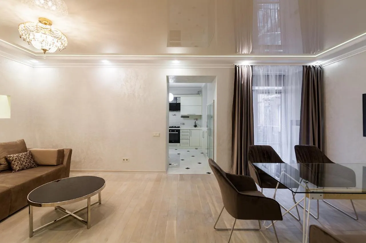 إلفيف Apartment On Knyaza Romana 24
